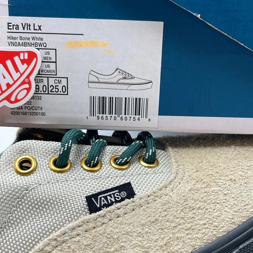 Vans Men’s Era VIt Lx
Hiker Bone White
VN0A4BNHBWQ
Sneakers - Picture 16 of 16